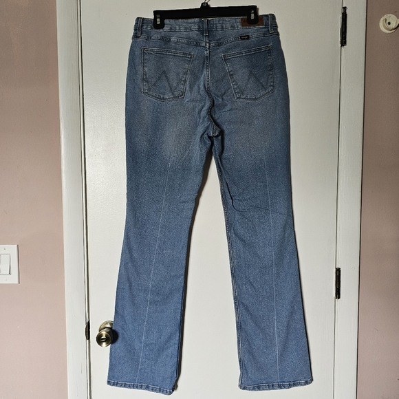 Wrangler high rise bold bootcut light wash distressed stretch women's jeans - Picture 4 of 7